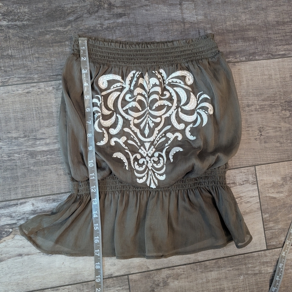 Cache Gray Bubble Mini Skirt with Ruffled Smocked Design - Picture 7 of 7